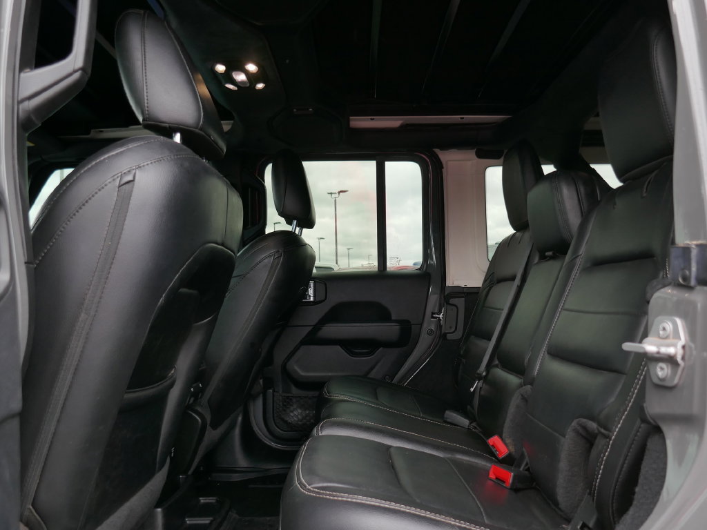 Used 2020 Jeep Wrangler Unlimited Sahara AWD/4WD image 18