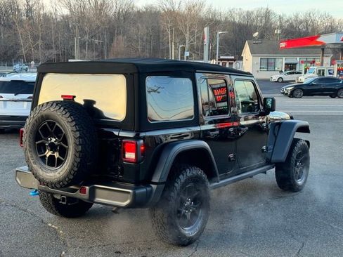 Used 2024 Jeep Wrangler Unlimited AWD/4WD image 5