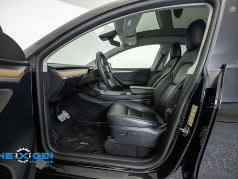 Used 2024 Tesla Model Y Performance AWD/4WD image 11