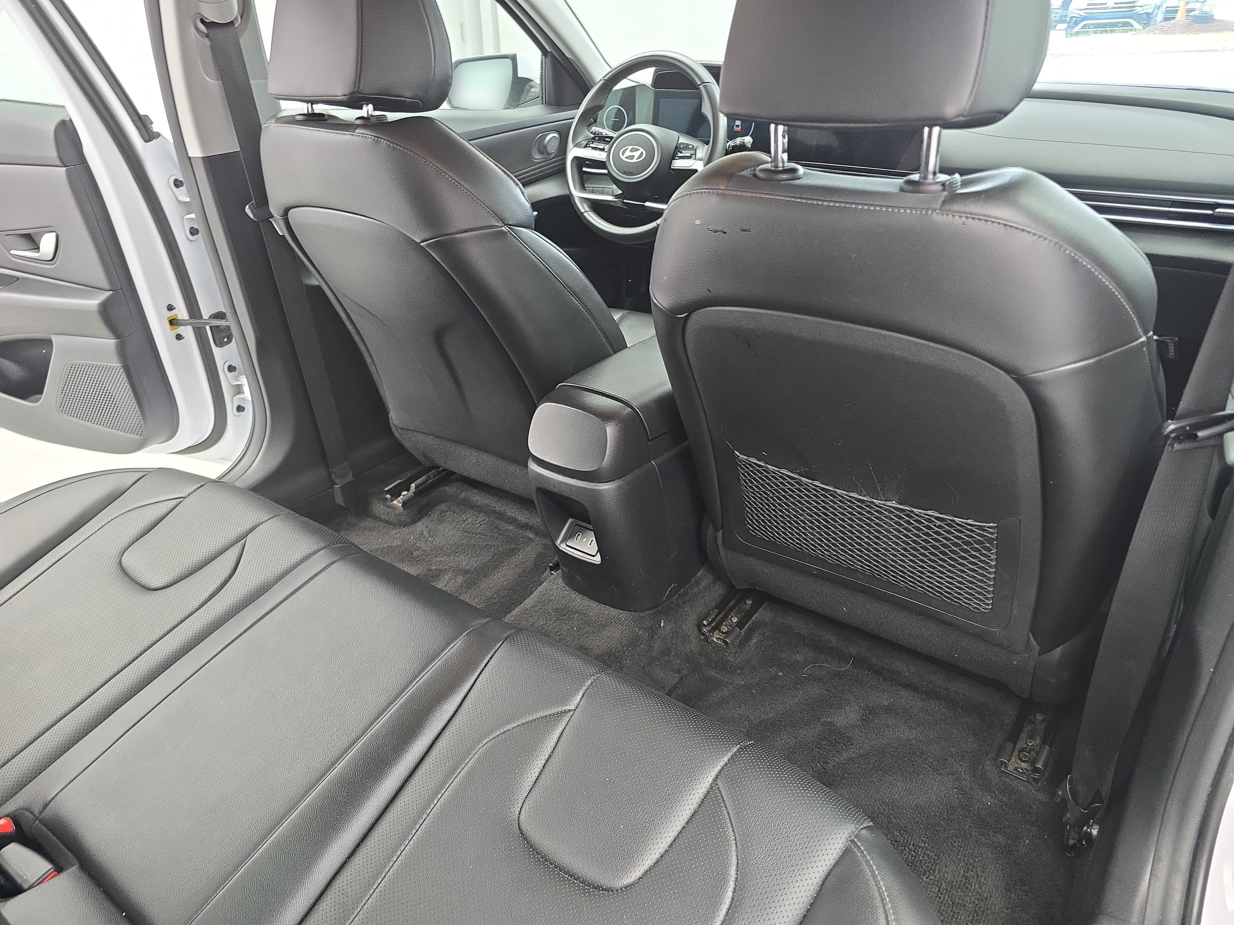 Used 2025 Hyundai Elantra Limited FWD image 11