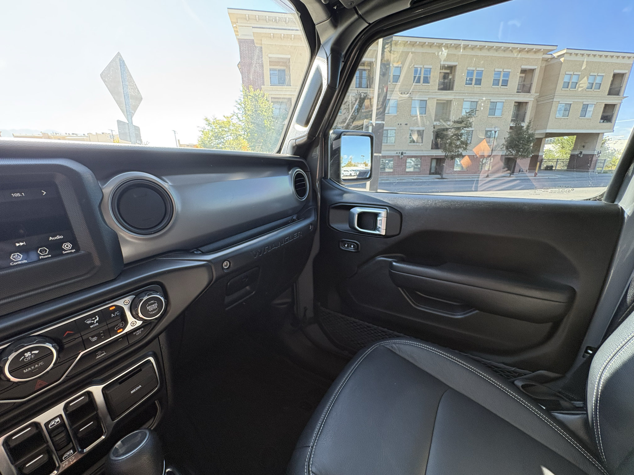 Used 2023 Jeep Wrangler Unlimited Sport AWD/4WD image 32