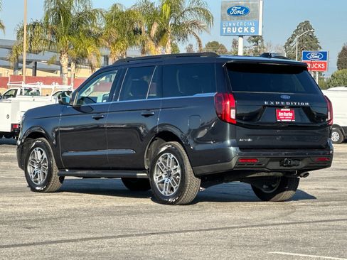 Certified 2025 Ford Expedition Active image 6