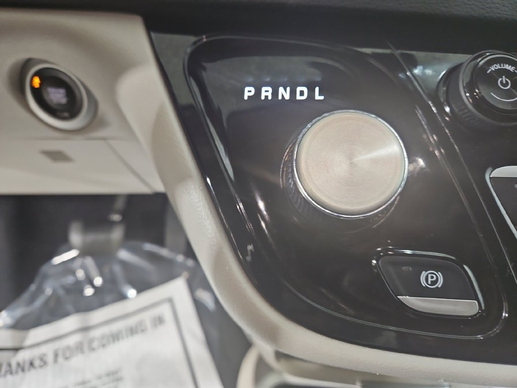 Used 2024 Chrysler Voyager LX FWD image 23