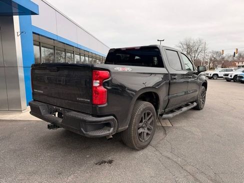 Used 2023 Chevrolet Silverado 1500 Custom image 9