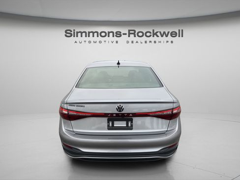 Used 2025 Volkswagen Jetta Sport image 6