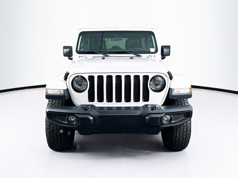 Used 2020 Jeep Wrangler Unlimited Sahara AWD/4WD image 2