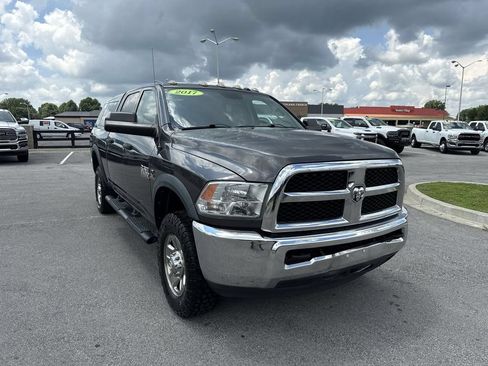 Used 2017 RAM 2500 Tradesman w/ Chrome Appearance Group AWD/4WD image 7