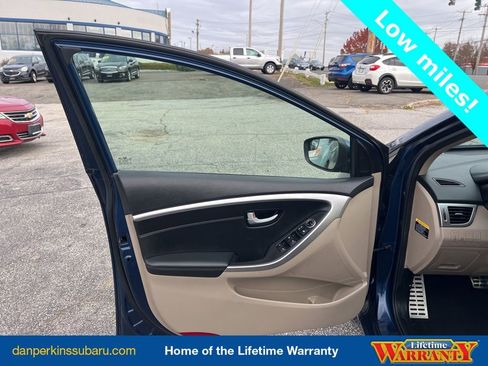 Used 2015 Hyundai Elantra GT w/ Option Group 02 image 28