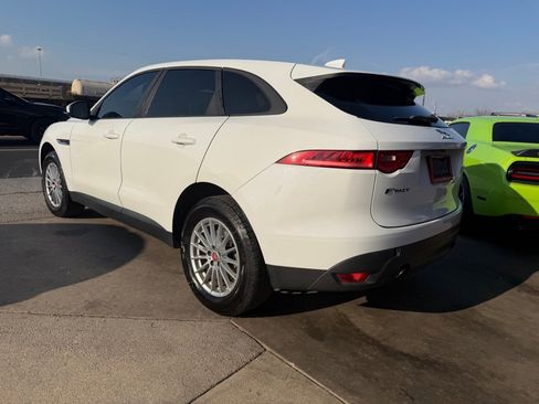Used 2018 Jaguar F-PACE image 28