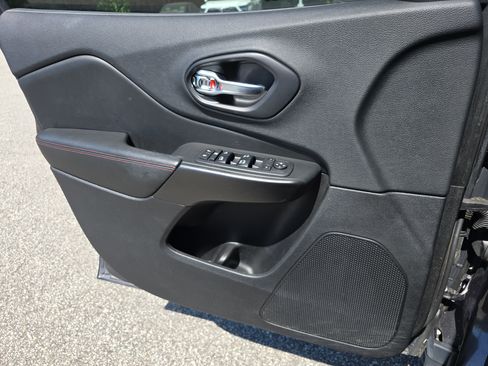 Used 2019 Jeep Cherokee Trailhawk w/ Comfort/Convenience Group image 29