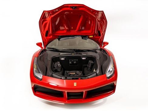 Certified 2019 Ferrari 488 GTB RWD image 38