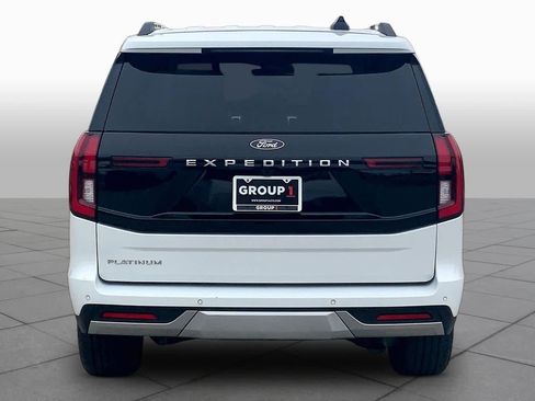 Used 2025 Ford Expedition Platinum AWD/4WD image 5