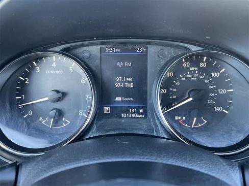 Used 2019 Nissan Rogue S image 32