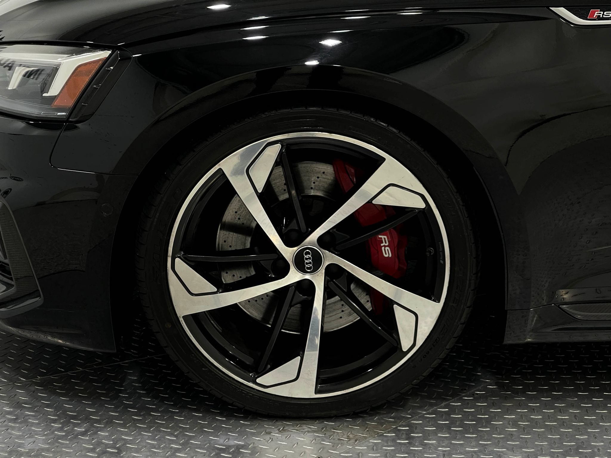 Used 2019 Audi RS 5 w/ Black Optic Carbon Package AWD/4WD image 35