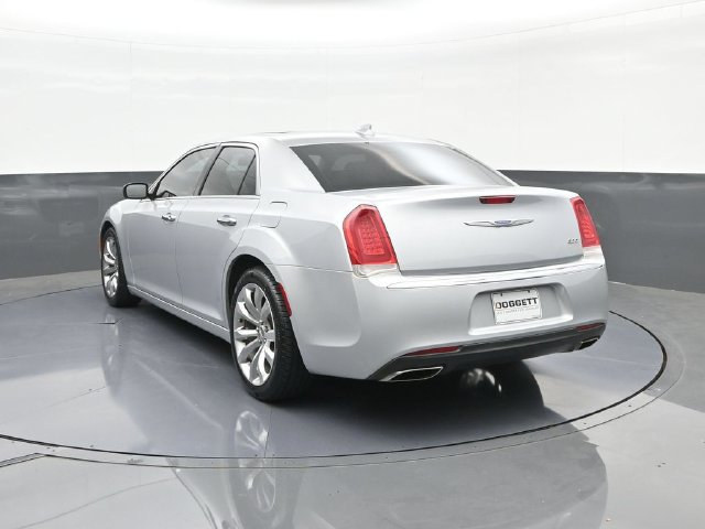 Used 2020 Chrysler 300 Limited RWD image 8