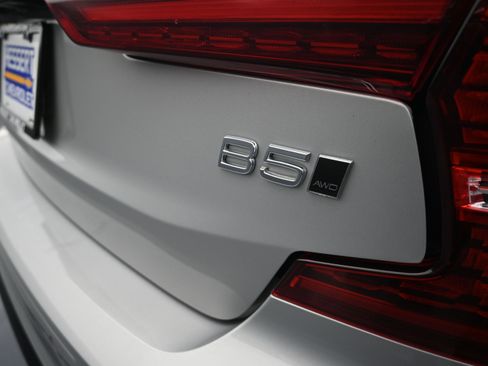 Used 2023 Volvo S60 B5 Plus w/ Climate Package image 37