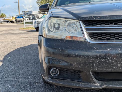 Used 2013 Dodge Avenger SXT FWD image 10