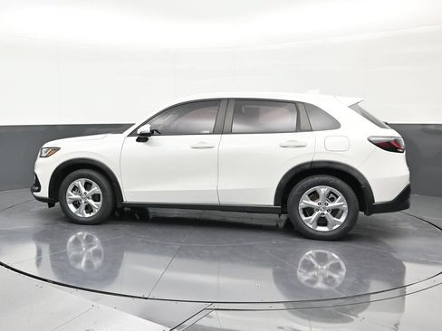 Used 2023 Honda HR-V LX image 2