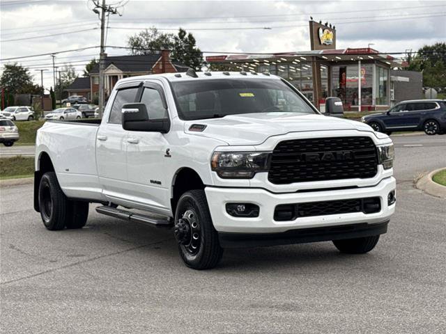 Used 2024 RAM 3500 Big Horn w/ Night Edition AWD/4WD image 3
