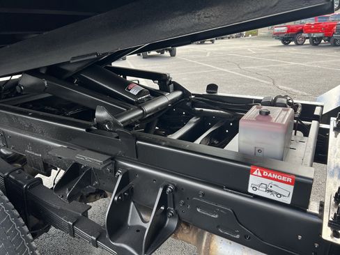 Used 2017 RAM 5500 Tradesman w/ Max Tow Package image 9