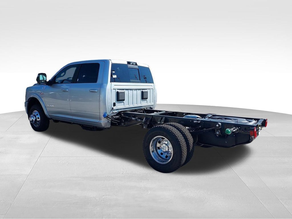 New 2027 RAM 3500 Big Horn w/ Laramie Trim Package AWD/4WD image 3