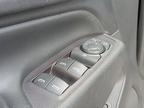 Used 2020 Chevrolet Equinox Premier image 17