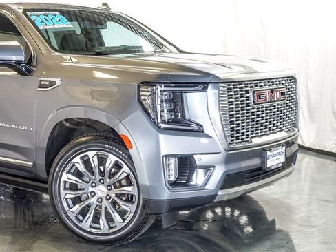 Certified 2022 GMC Yukon XL Denali AWD/4WD image 3