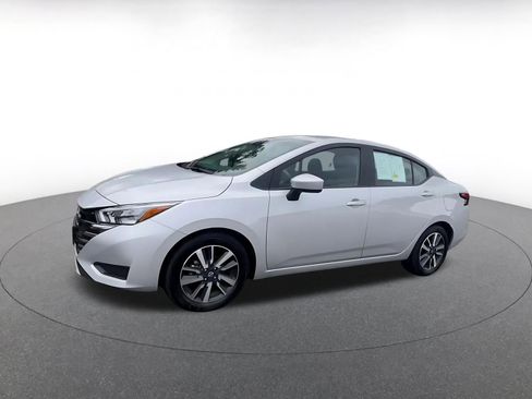 Used 2025 Nissan Versa SV FWD image 9