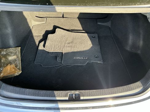 Used 2020 Toyota Corolla LE image 23