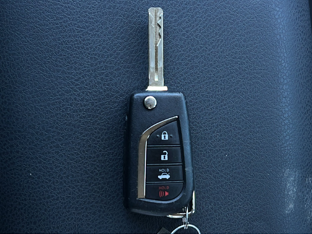 Used 2023 Toyota Camry SE FWD image 29