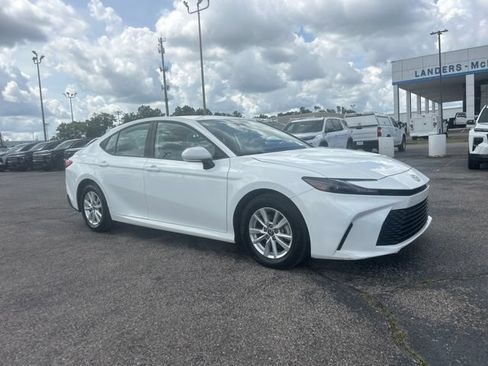 Used 2025 Toyota Camry LE FWD image 1