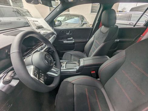 Used 2024 Mercedes-Benz GLB 35 AMG 4MATIC image 13