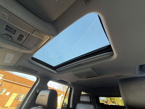 Used 2017 GMC Yukon Denali w/ Open Road Package image 39