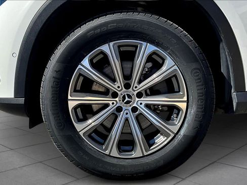 Used 2024 Mercedes-Benz GLC 300 4MATIC image 10