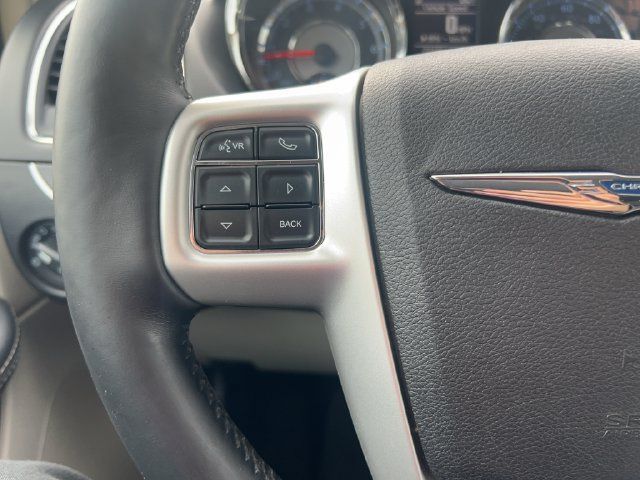 Used 2015 Chrysler Town & Country Touring-L w/ Driver Convenience Group FWD image 30