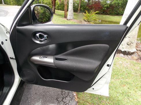 Used 2012 Nissan Juke SL w/ Sport Pkg image 14