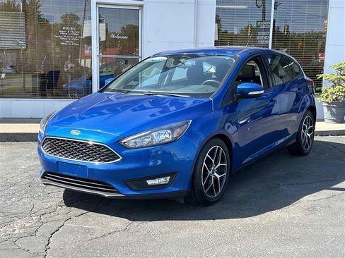 Used 2018 Ford Focus SEL w/ Cold Weather Package FWD image 5