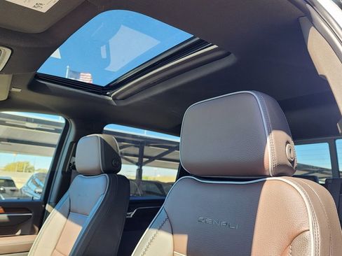 New 2026 GMC Sierra 2500 Denali w/ Denali Reserve Package image 19