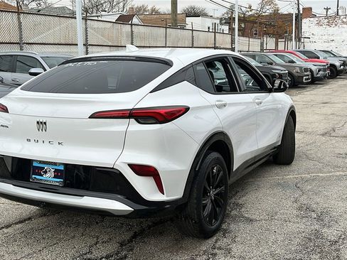 Used 2025 Buick Envista Sport Touring image 11