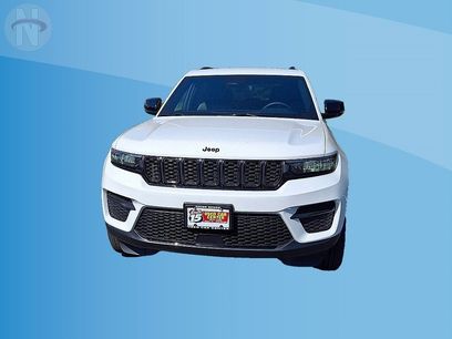 Used 2024 Jeep Grand Cherokee Altitude