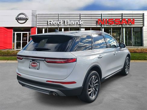 Used 2022 Lincoln Corsair Standard w/ Equipment Group 101A image 6