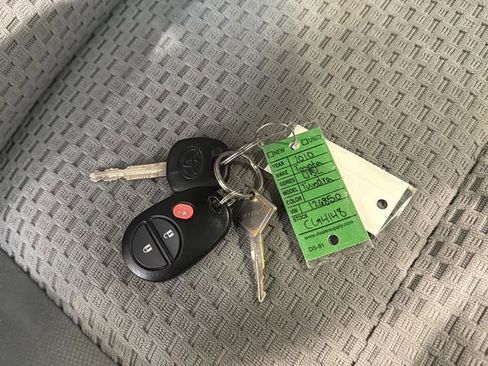 Used 2010 Toyota Tundra Grade image 24