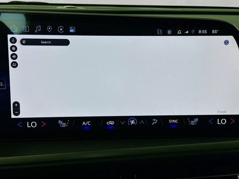 Used 2025 Chevrolet Traverse LT image 15