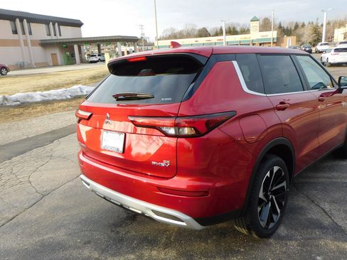 New 2025 Mitsubishi Outlander SE image 7