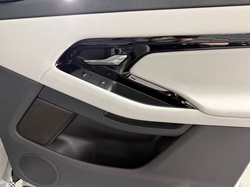 Used 2026 Land Rover Range Rover Evoque S image 31