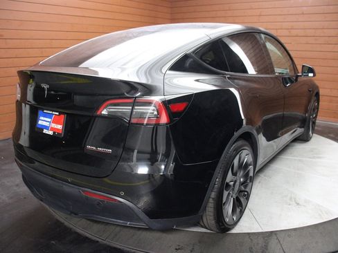 Used 2022 Tesla Model Y Performance image 17