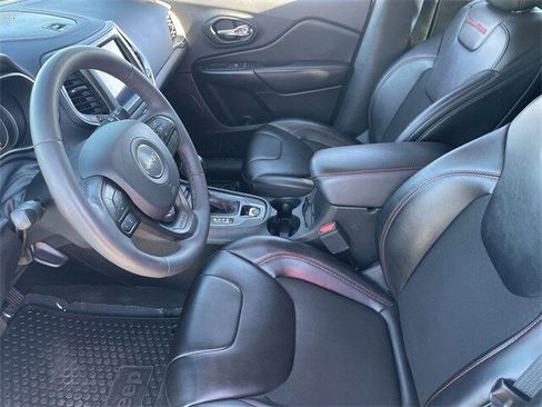 Used 2022 Jeep Cherokee Trailhawk w/ Comfort/Convenience Group image 23