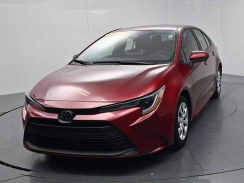 Used 2024 Toyota Corolla LE FWD image 3