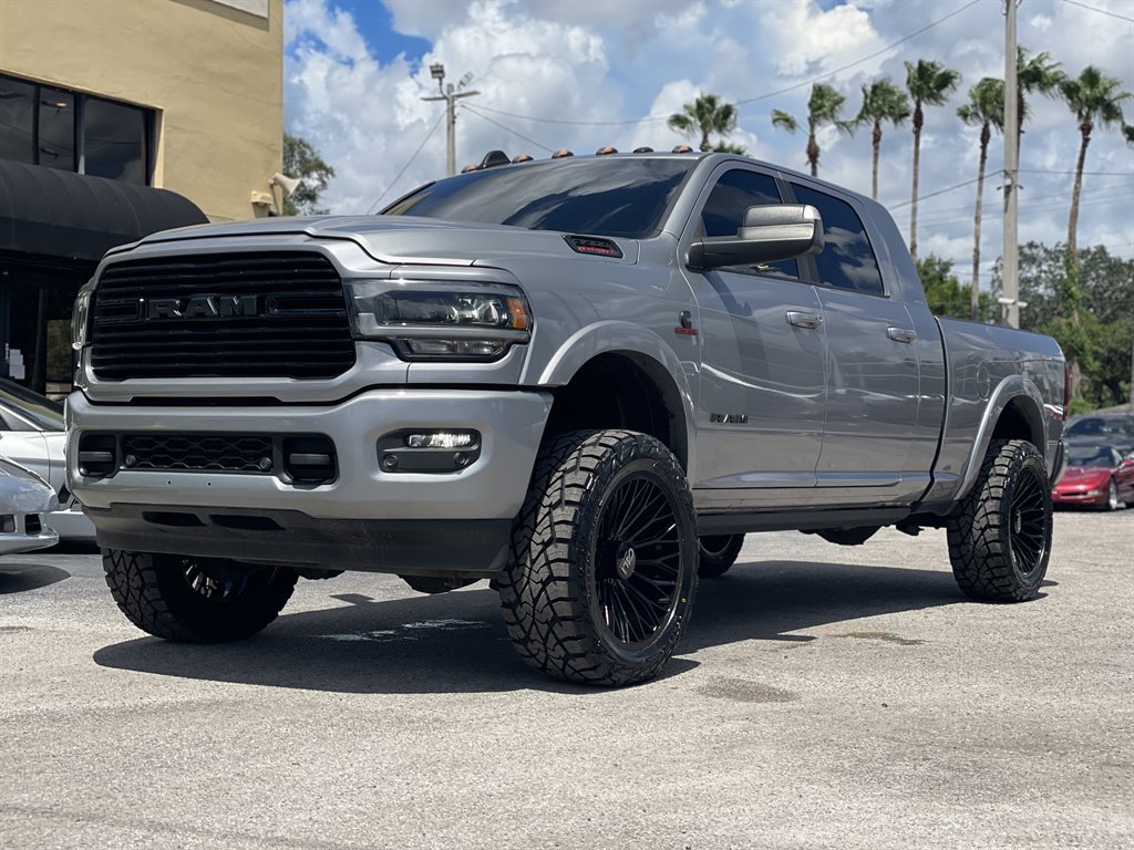 Used 2022 RAM 3500 Laramie AWD/4WD image 9