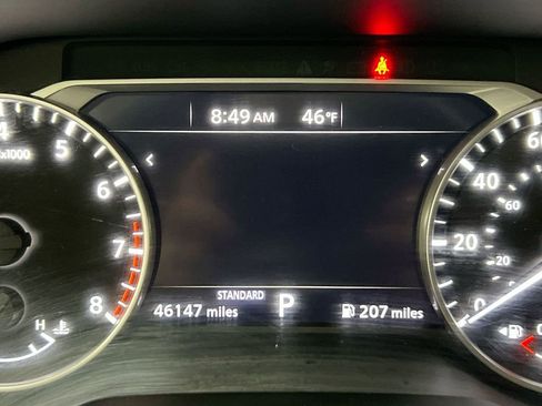 Used 2024 Nissan Pathfinder SV image 13